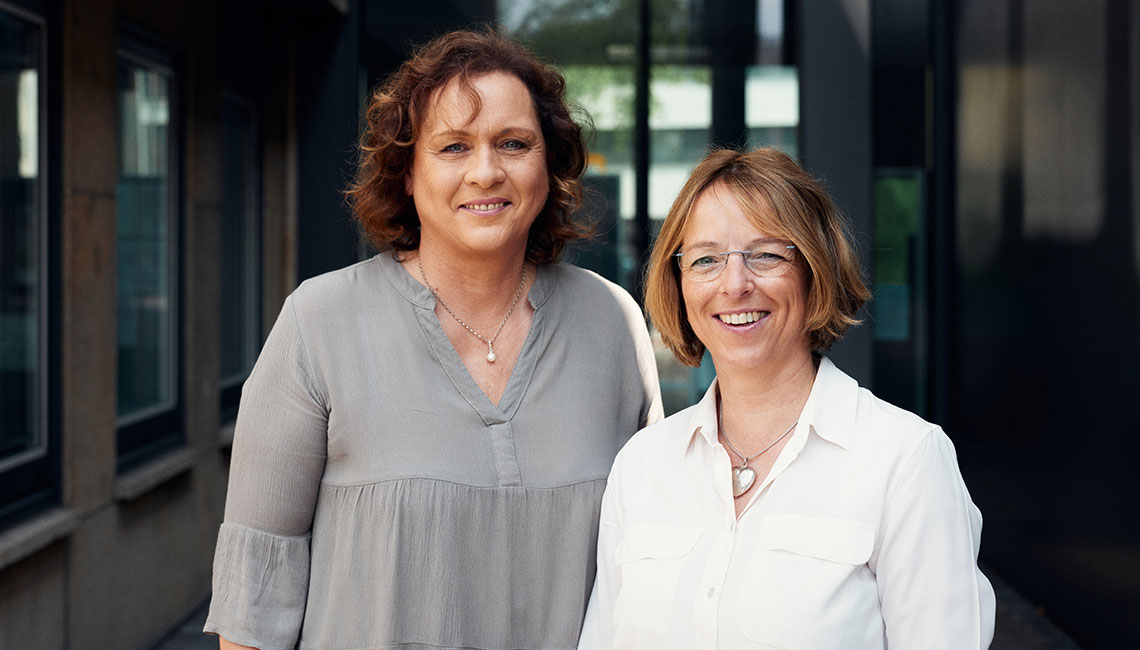 Bettina Lienekampf-Beckel und Simone Bille